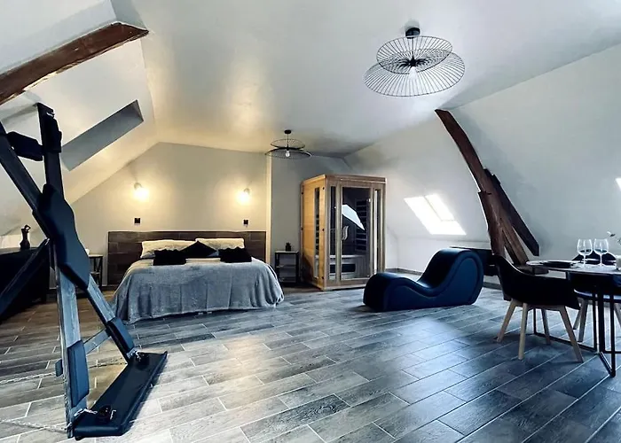Love Room Le Chalet / Jacuzzi / Sauna
