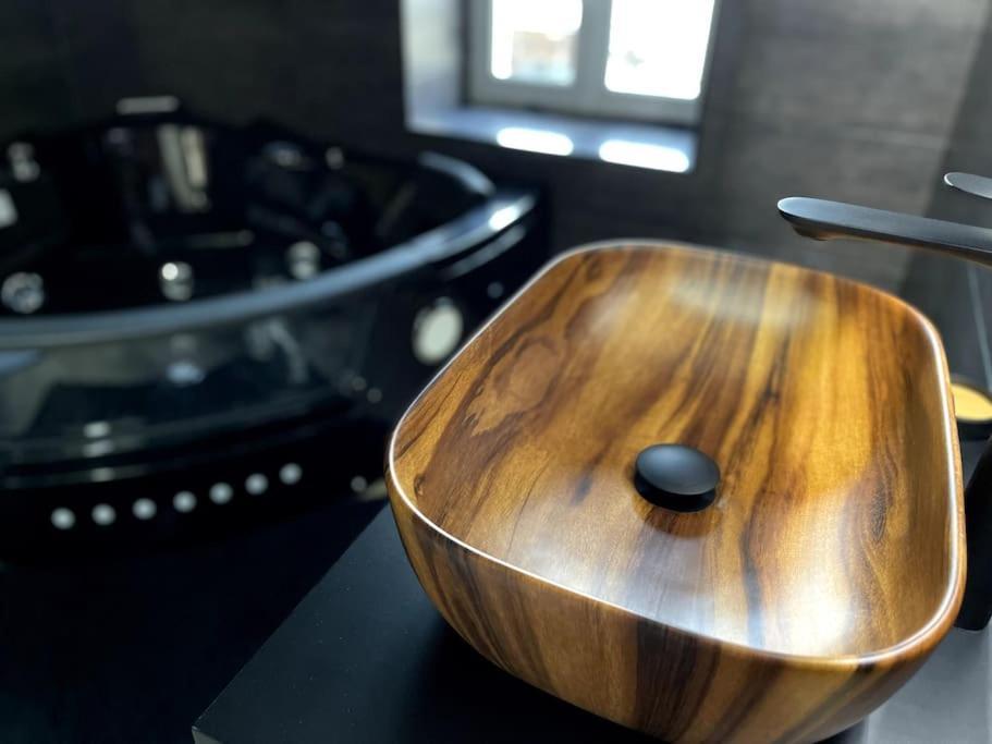 Le / Jacuzzi / Sauna Apartamento *