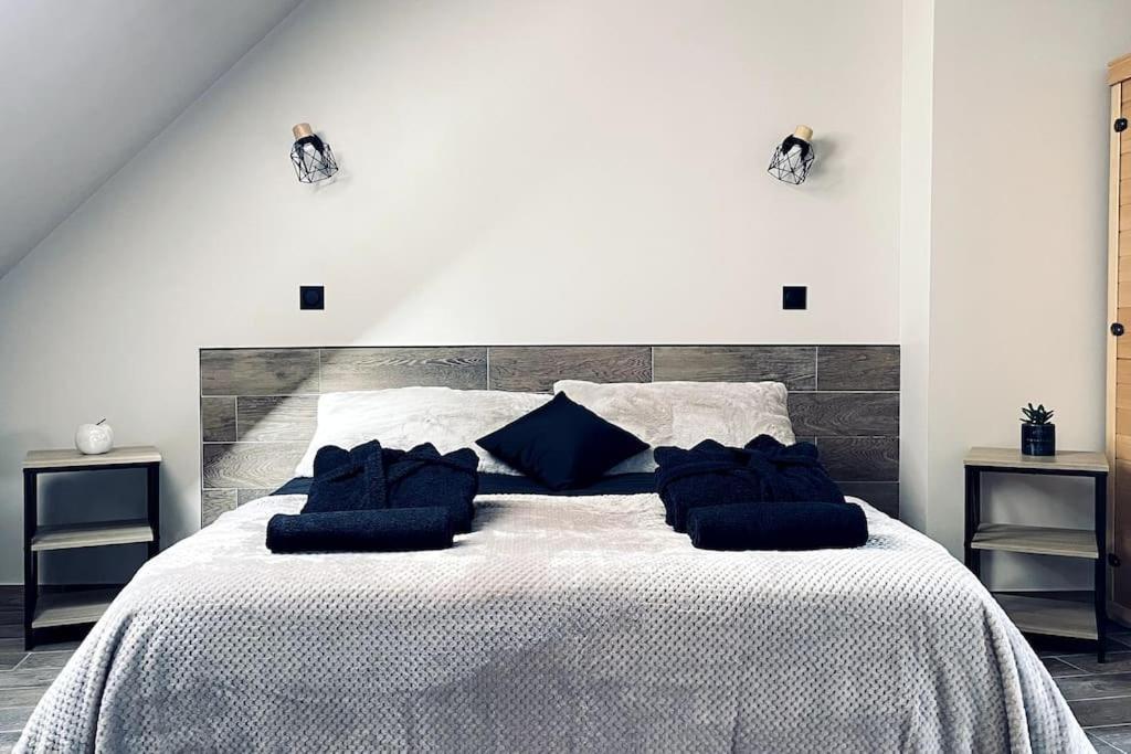 Le / Jacuzzi / Sauna Apartment
